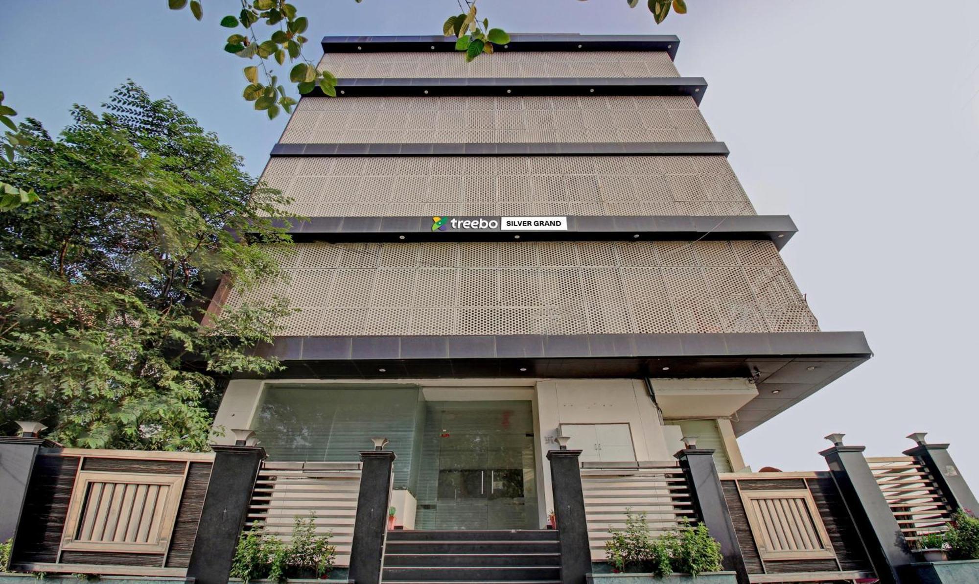 Treebo Silver Grand New Agreement ラクナウ エクステリア 写真
